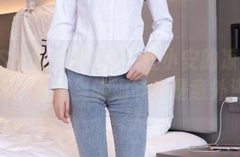 BoBoSocks袜啵啵 – 让小安的凉鞋在线勾引你，原图里的细节真是意外满满。