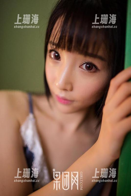 GIRLT果团网 - 整装待发的修女——Miss琪写真精选，清净之中一抹俏皮。