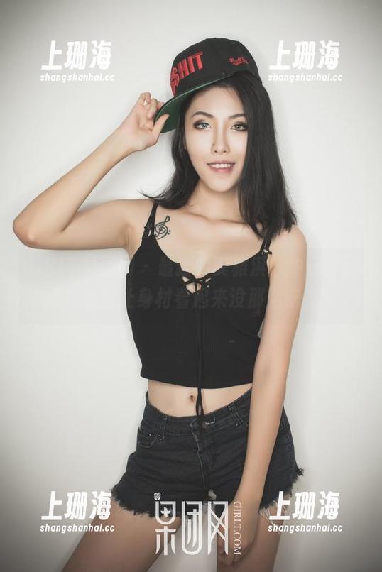 GIRLT果团网 - 最新的莫雅淇，牛仔裤图册，如何让身材看起来没那么吃力？