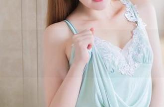GIRLT果团网 – 裴希西的最新旗袍套图：每一张都在撩拨我的穿搭欲望！