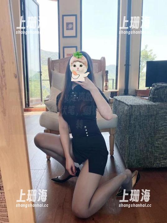 微密圈 - 在July芝岚的高清作品集中，一切都是细腻的伏笔，剧情在光影间悄悄流转。
