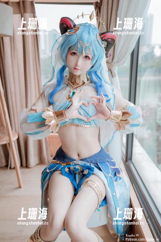 KuukoW女王系列写真集，精选得每张都是“别让我想太多”的小甜头。