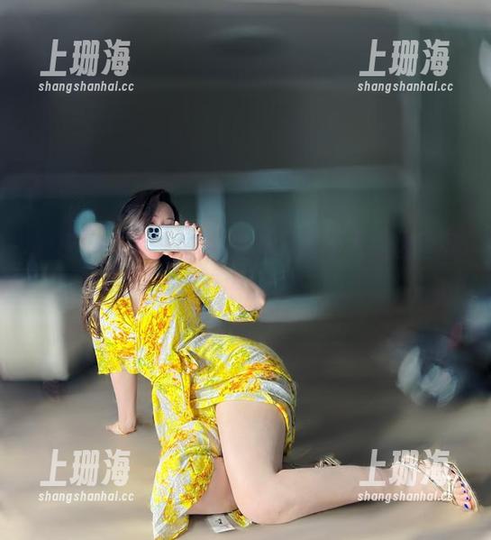 微密圈 - 惹火红色图包，MIYA在这里展示她心中的热情。