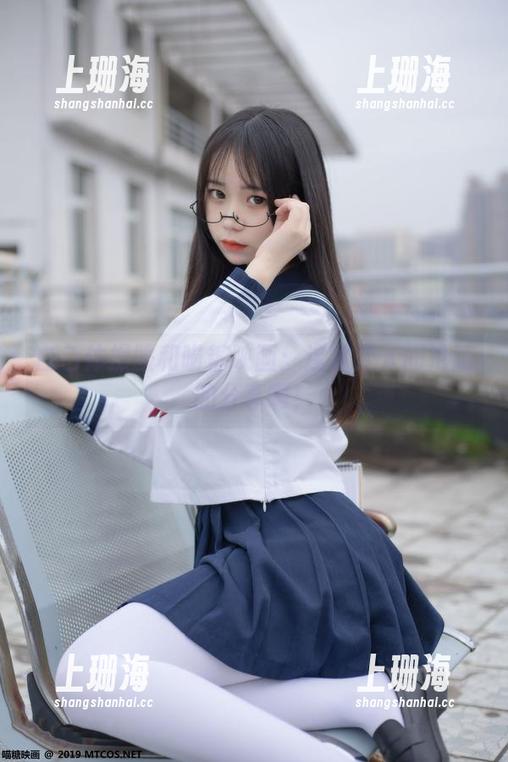 白色体操服和喵糖映画：这才是人间沦陷的分享啊！