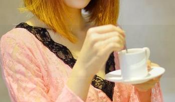 PANS摄影 – 观察七月的少女：壁纸合集，瞧这忘情的姿态。