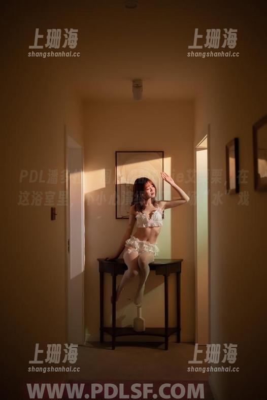 PDL潘多拉-Ellie艾栗栗 PDL潘多拉 - 图片里的Ellie艾栗栗,在这浴室里,不小心演绎出了一场“水”戏!