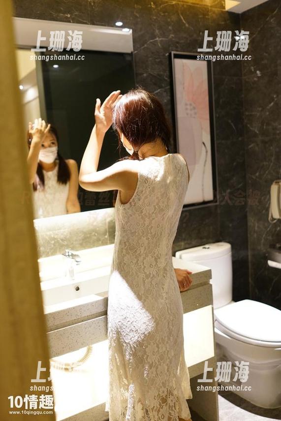 ROSI黑边蕾丝写真集更新！多少人会被这个极简风撩到？