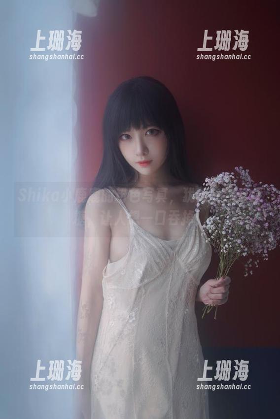 Shika小鹿鹿的粉色写真，犹如一包云朵糖，让人想一口吞掉！
