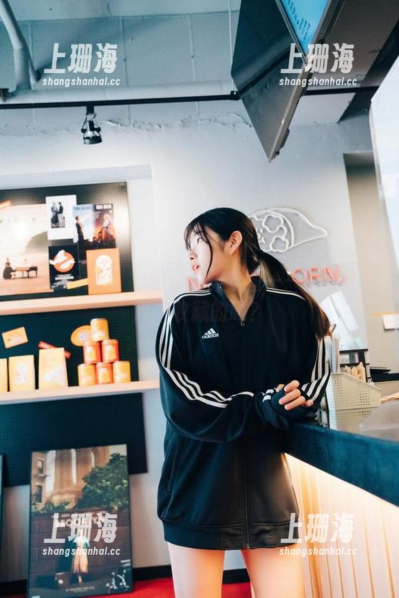 Sonson(손손)的水手服套图——是我该拿起来收藏的吗？