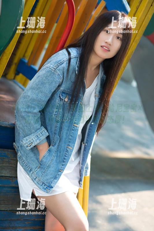 TuiGirl推女郎-哈尼宝宝 TuiGirl推女郎 - 美图上线:哈尼宝宝×眼镜,用镜片反射出她的态度!