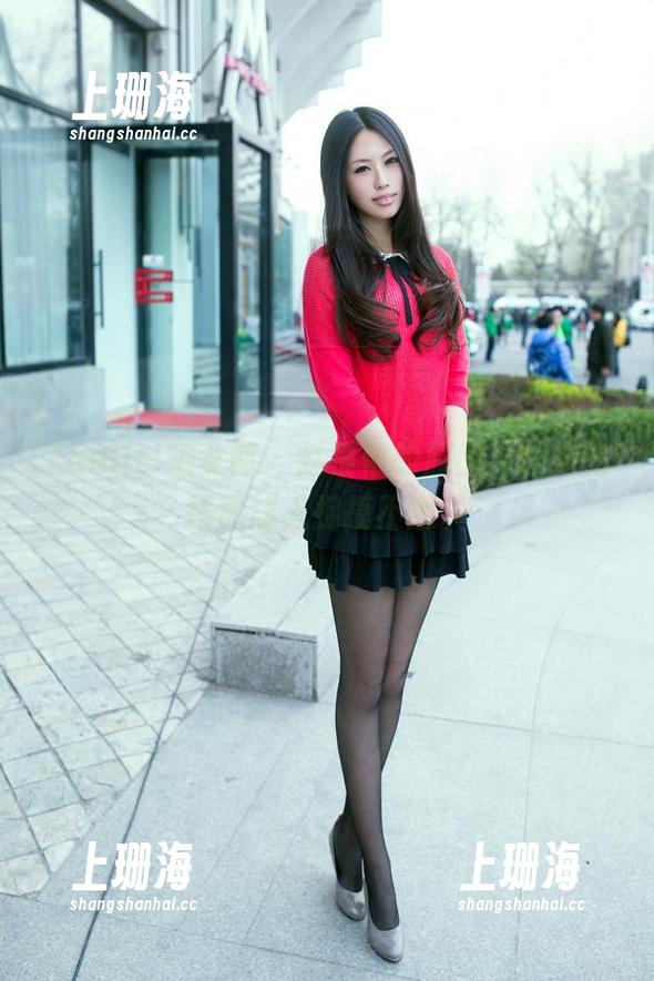 TuiGirl推女郎 - 赵惟依的原图，丝袜的搭配让人捉摸不透。