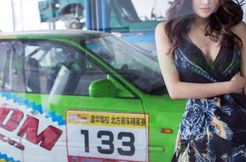 TuiGirl推女郎 – 赵惟依的这组泳池美图，是我心中最完美的壁纸选择。