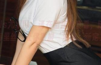UGirls尤果网 – 请在图库里查看，陈雅漫的裤里丝，让你掌握‘潮流’新定义！