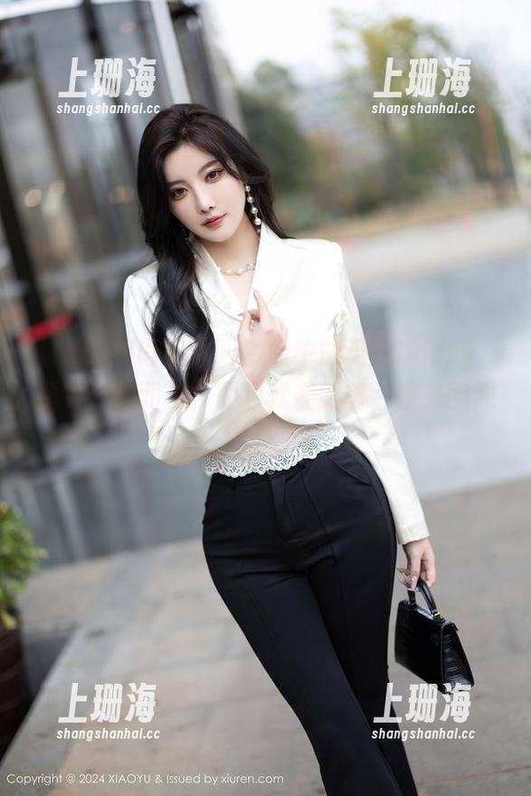 XIAOYU语画界 - 镂空中的芝芝booty，福利一触即发，图包就在眼前，快来围观！