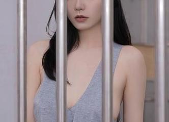 Xiuren秀人网 – 周周不吃香菜的新福利：连体衣图集！穿得像没穿吗？