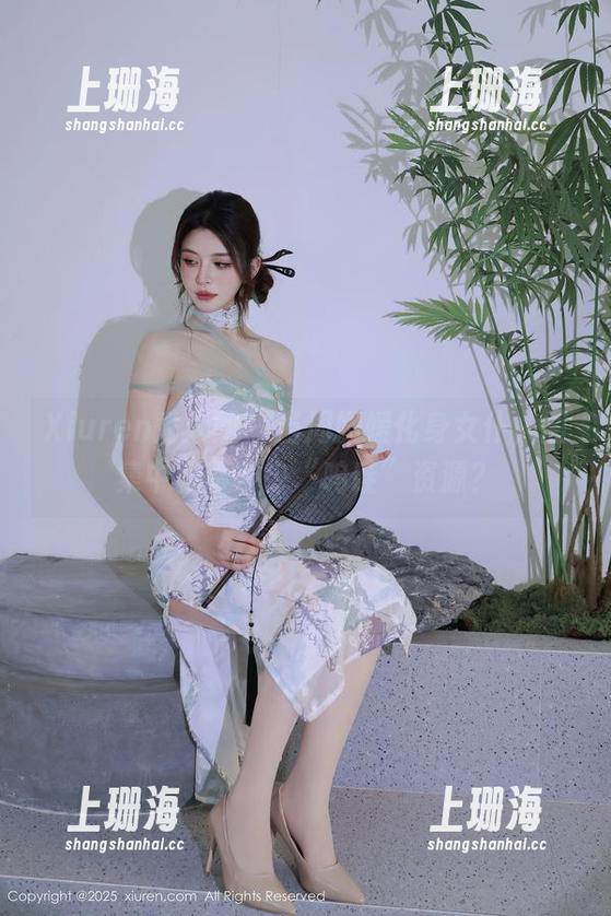 Xiuren秀人网-周媛媛 Xiuren秀人网 - 当周媛媛化身女仆,图集中藏着多少“呜哇”资源?