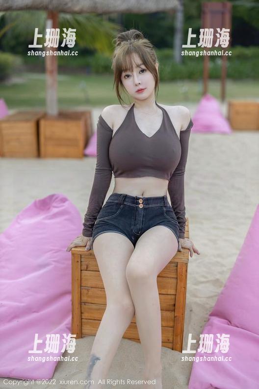 Xiuren秀人网 - 慧敏Vivi的原图掌控在在线，却让我无处遁形的套装