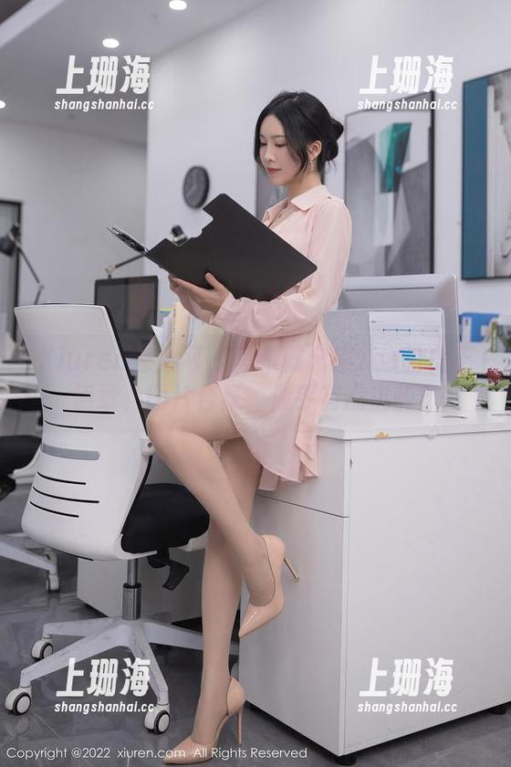 Xiuren秀人网 - 鸟瞰戴允祺zoe的女王篇章，图片合集，似乎有点沉醉？