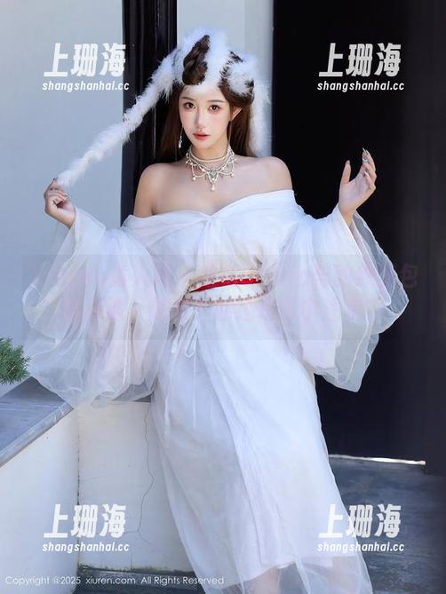 Xiuren秀人网 - 楚恬Olivia与豹纹图包的邂逅，是意外的还是命中注定？