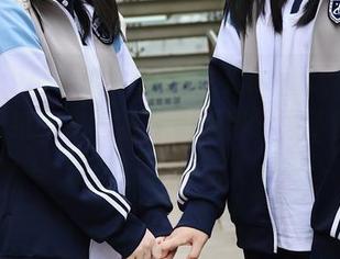 Xiuren秀人网 – 盼盼龙女sunny的黑色写真壁纸，来一瞥就被吸引，余下的猜疑让这感觉更迷人。
