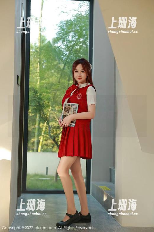 Xiuren秀人网 - 部分想法毫无逻辑，萝莉悠悠酱的套装写真集里我发现了不止一种姿势，太有趣了吧。
