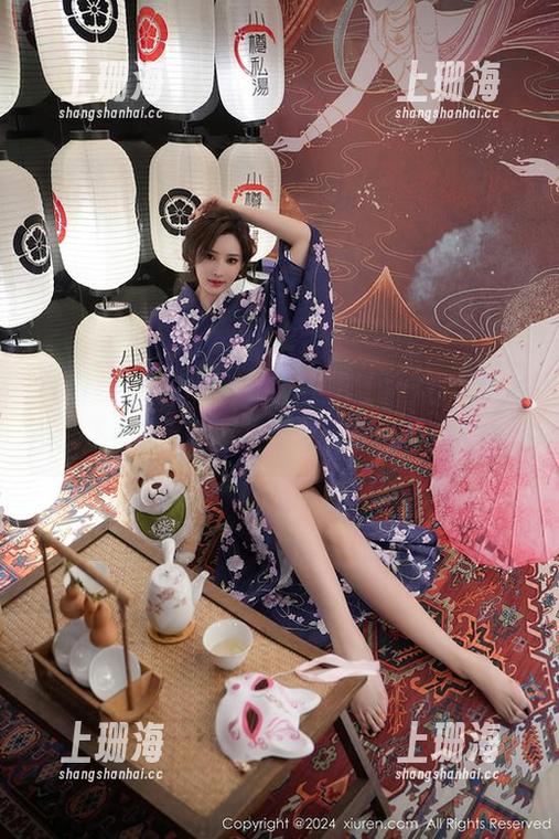 Xiuren秀人网 - 当豆瓣酱遇上白色，这画面，不看原图还以为是苹果电视里的广告！
