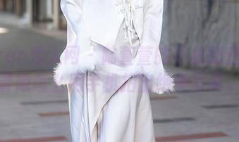 Xiuren秀人网 – 陆萱萱的手机秘密——看她怎么用手机拍出绝美写真。