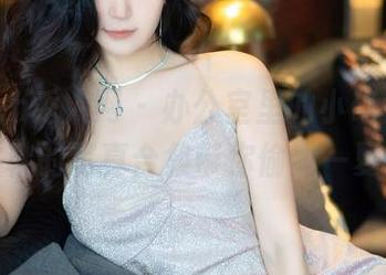 Xiuren秀人网 – 办公室里的小确幸，黎秋秋的写真合集带你偷懒一夏！