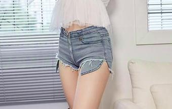 YouMi尤蜜荟 – 合法萝莉新揭晓，她的萌妹子写真原图，超想一口气看完！