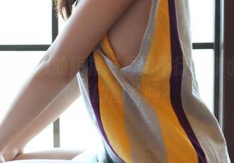 rosi – 恋恋的短裙好看到不行！你也想要免费的图片吗？