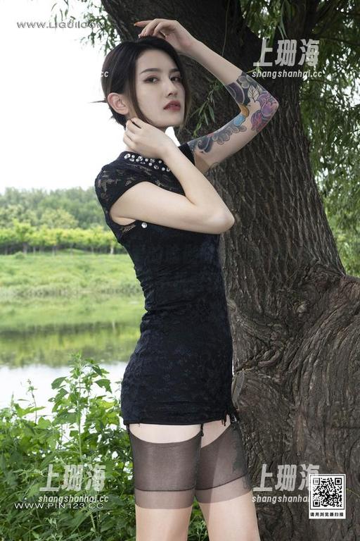 丽柜-桃子 丽柜 - 桃子最爱的瑜伽时刻:给你个理由刷新手机壁纸。
