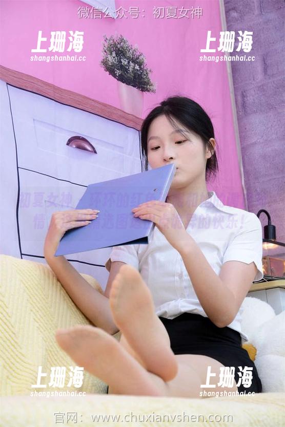 初夏女神 - 环环的红色球服和她的调皮神情，这组精选图透出点诡异的快乐！