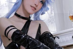 一张“红光魅魔”的写真，北哥完全OK硬是让人一眼万年！