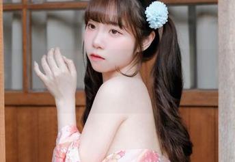 “可可小白兔”带着全套写真，体操服少女那股劲儿能冲破天际哦！
