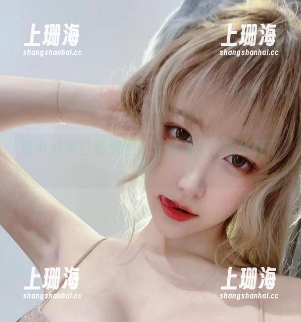 啾小妍黑白私房图片：这光影玩得太溜了吧！