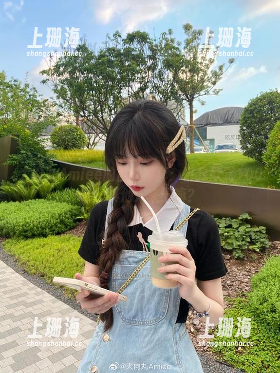 大肉丸Amiee的自拍写真：自我欣赏100%！其他人来干嘛？