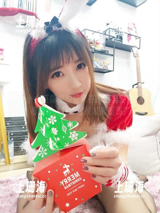 护士小女巫露娜的写真在网盘里安静地等着点开，什么时候才能重温？