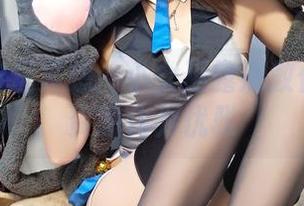 在白衬衫里冥想：小女巫露娜教你如何将资源化为优雅
