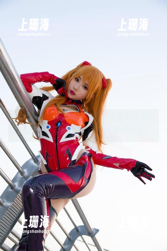 小女巫露娜 小女巫露娜的美图新遭遇:穿亮片裙的肉丝时刻,会被点赞么?资源供你热爱!