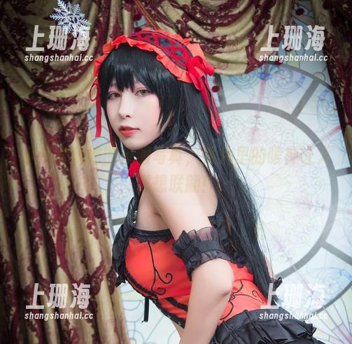 小酥酱和她的校服写真，照片里的眼神让人浮想联翩！