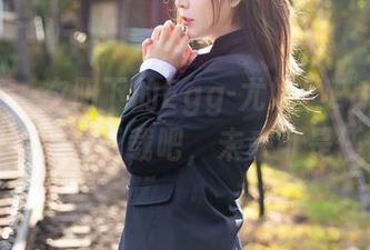 尤蜜荟 – 夕阳下的Egg-尤妮丝Egg美腿，图包在手，下载吧，未来可是任你选。