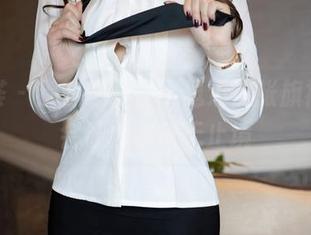 尤蜜荟 – 别眨眼，是小逗逗这张旗袍原图会让你想象无止境