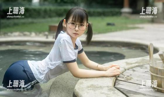 幼水铃衣：高清校园壁纸的无尽遐想，真让人想多看几眼。