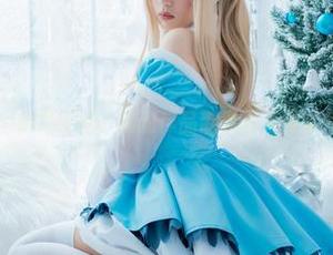当弥美Mime化身厨娘，高清作品带你走入调味的趣逗时光。