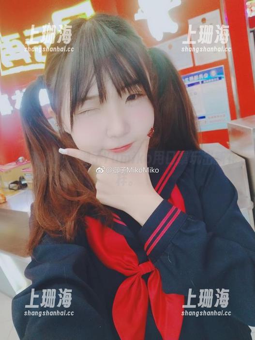 御子Yumiko 最新力作,御子Yumiko用口罩玩出新花样。