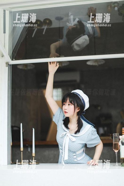 在是依酱呀的教室里：写真集带你做功课