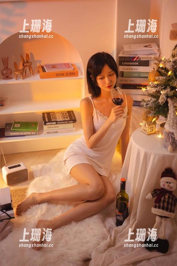 木绵绵OwO的学妹写真，我的目光就停不下来。