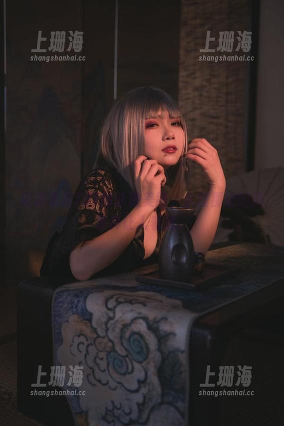 说说末夜787的泳池美图，水波那边的风景真让人着迷。