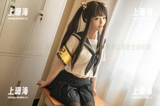 找资源的路上，发现桃良阿宅的写真集，桃色梦让观看变得欲罢不能。