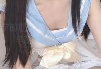 桜井宁宁的电车日常：一包COS带你领略车窗外的别样风景。